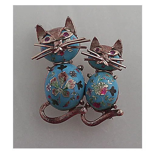 18 Kt Yellow Gold Ruby and Enamel Twin Cat Brooch