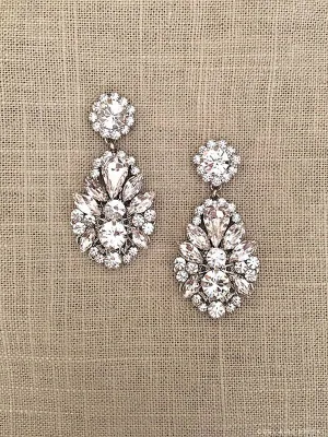 EA253 Silver Rhinestone Earrings