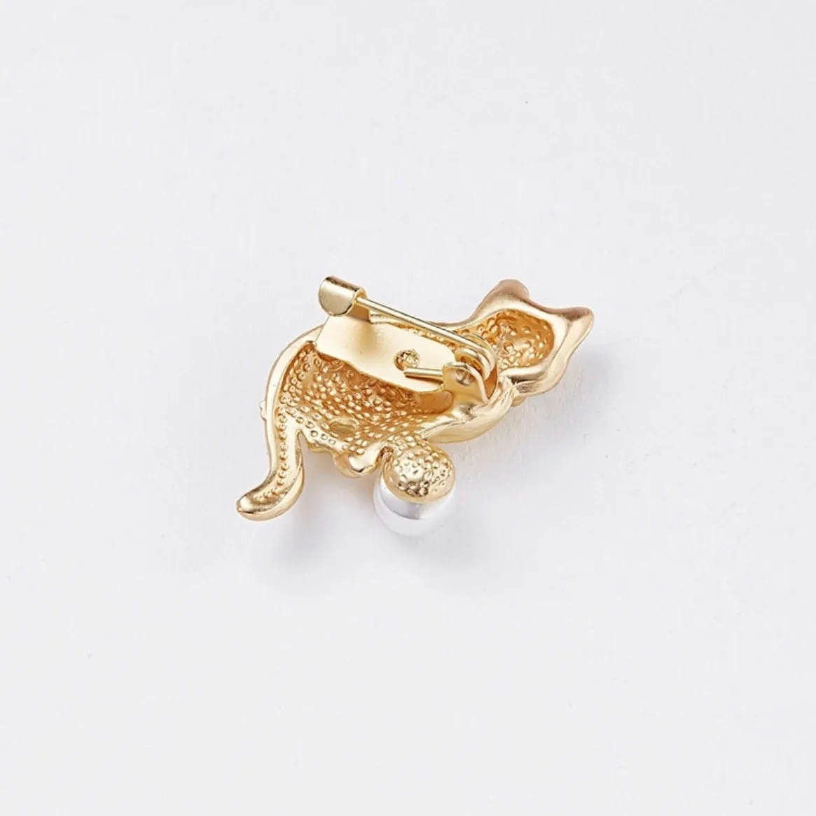 Gold Plated Matt Finish Animals Cat Bird Horse Rabbit Pearl Brooch Pin for Woman