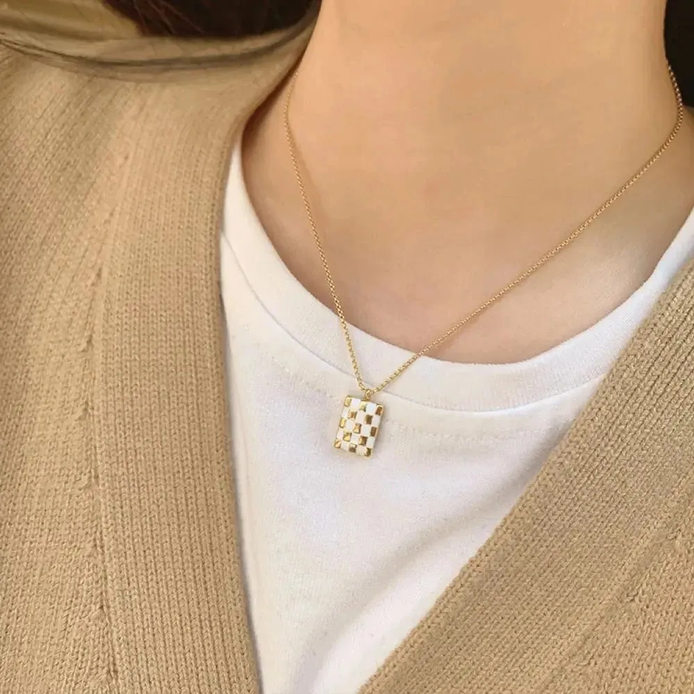 Gorgeous Checkerboard Women's Pendant Necklace