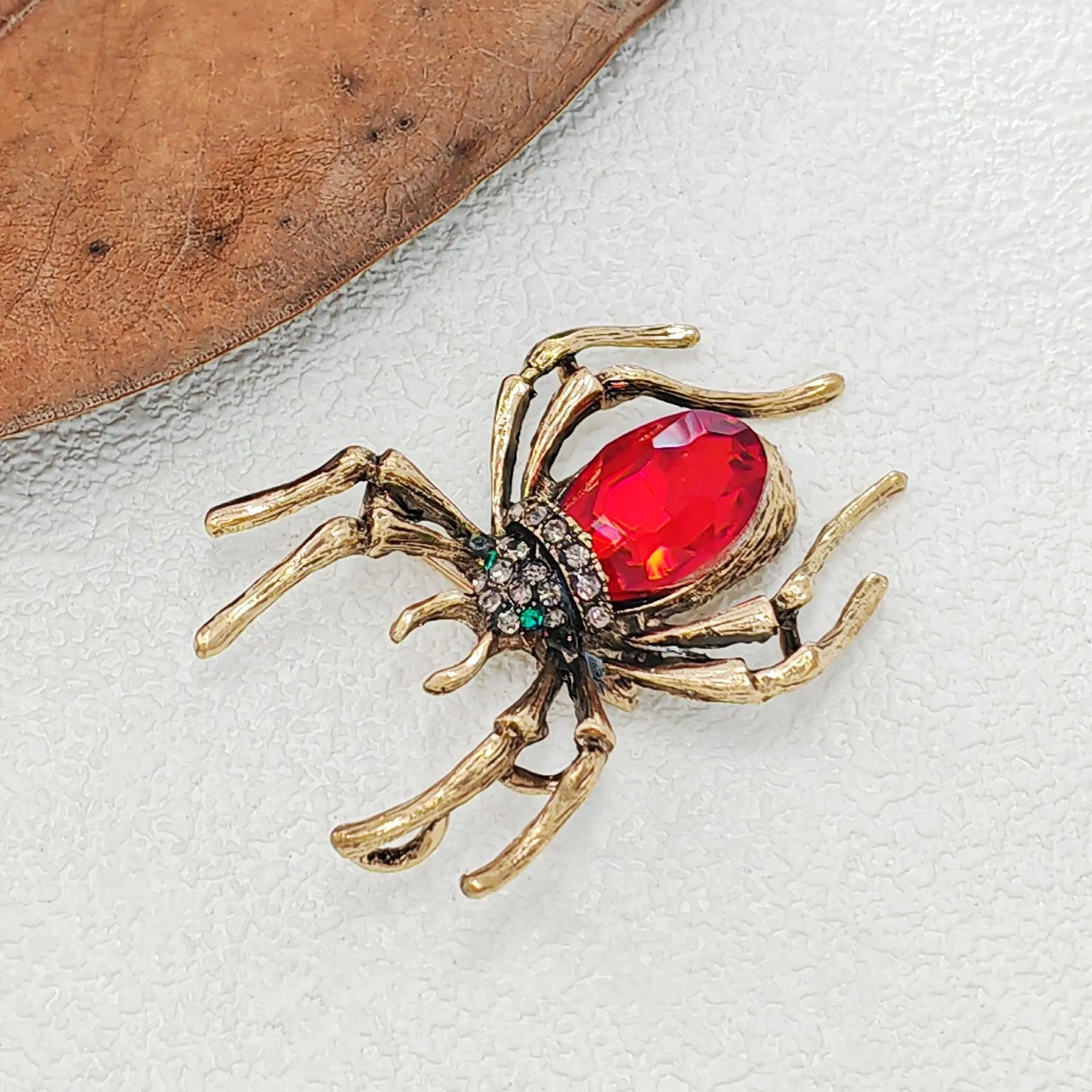 Gothic Antique Gold Feet Red Spider Brooch Pin Halloween Festival Accessory