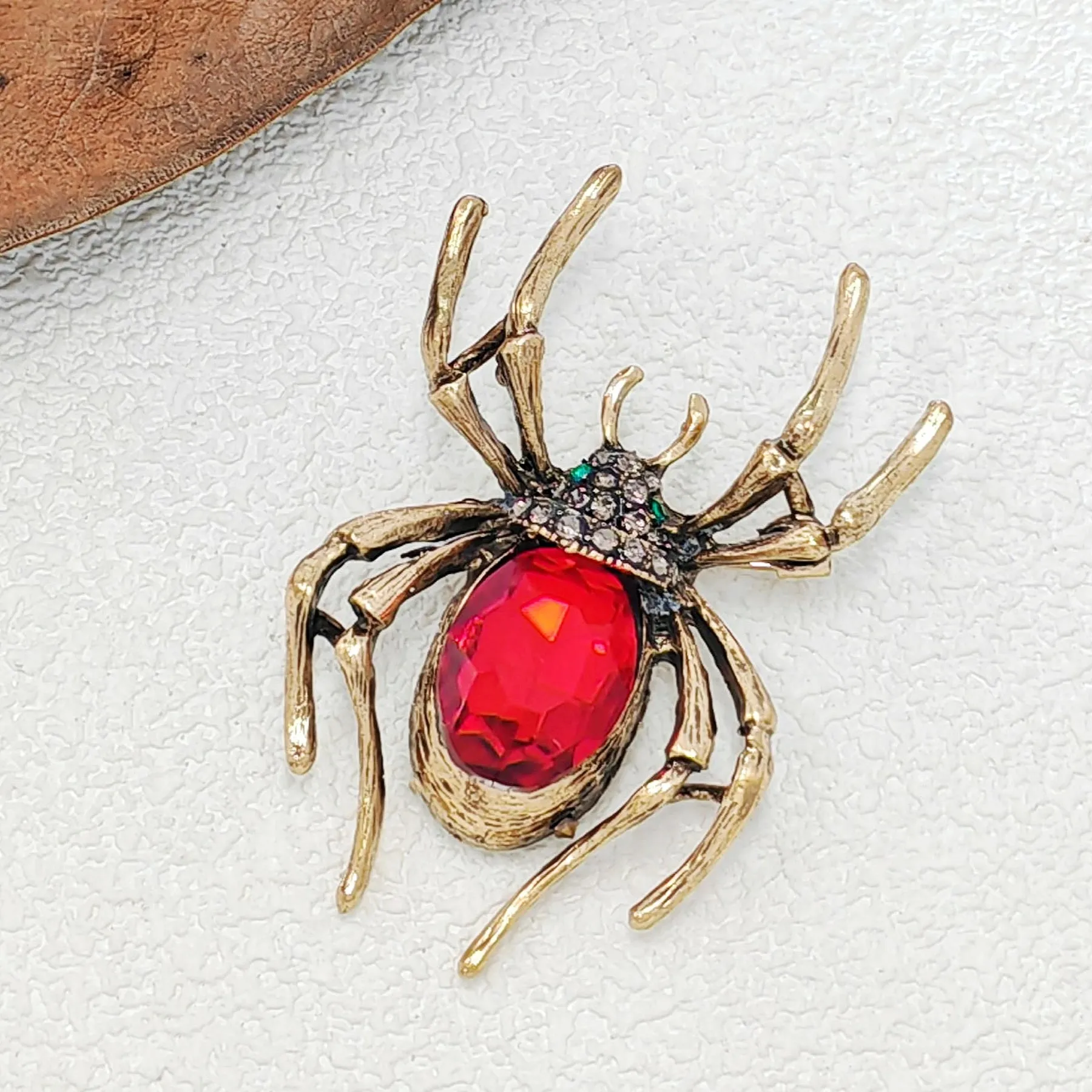 Gothic Antique Gold Feet Red Spider Brooch Pin Halloween Festival Accessory