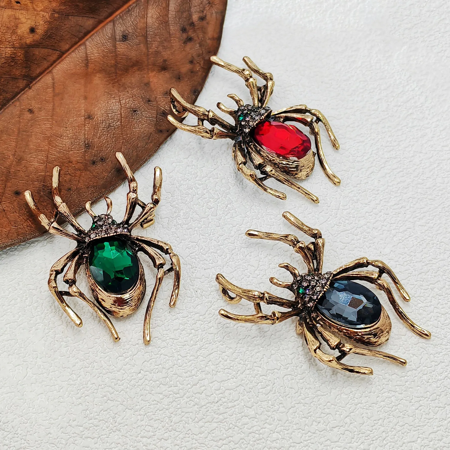 Gothic Antique Gold Feet Red Spider Brooch Pin Halloween Festival Accessory