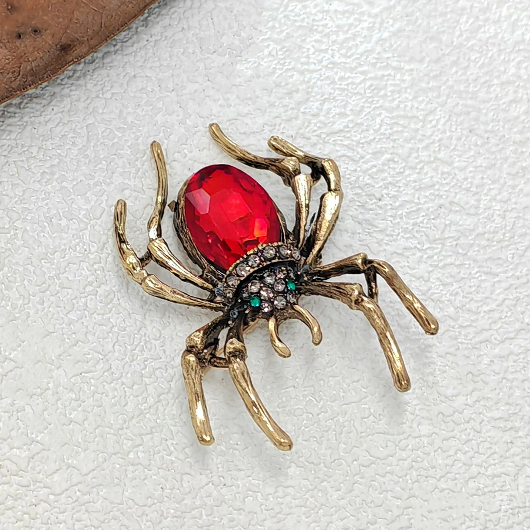 Gothic Antique Gold Feet Red Spider Brooch Pin Halloween Festival Accessory