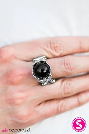 Paparazzi Ring ~ Royal Gardens - Black