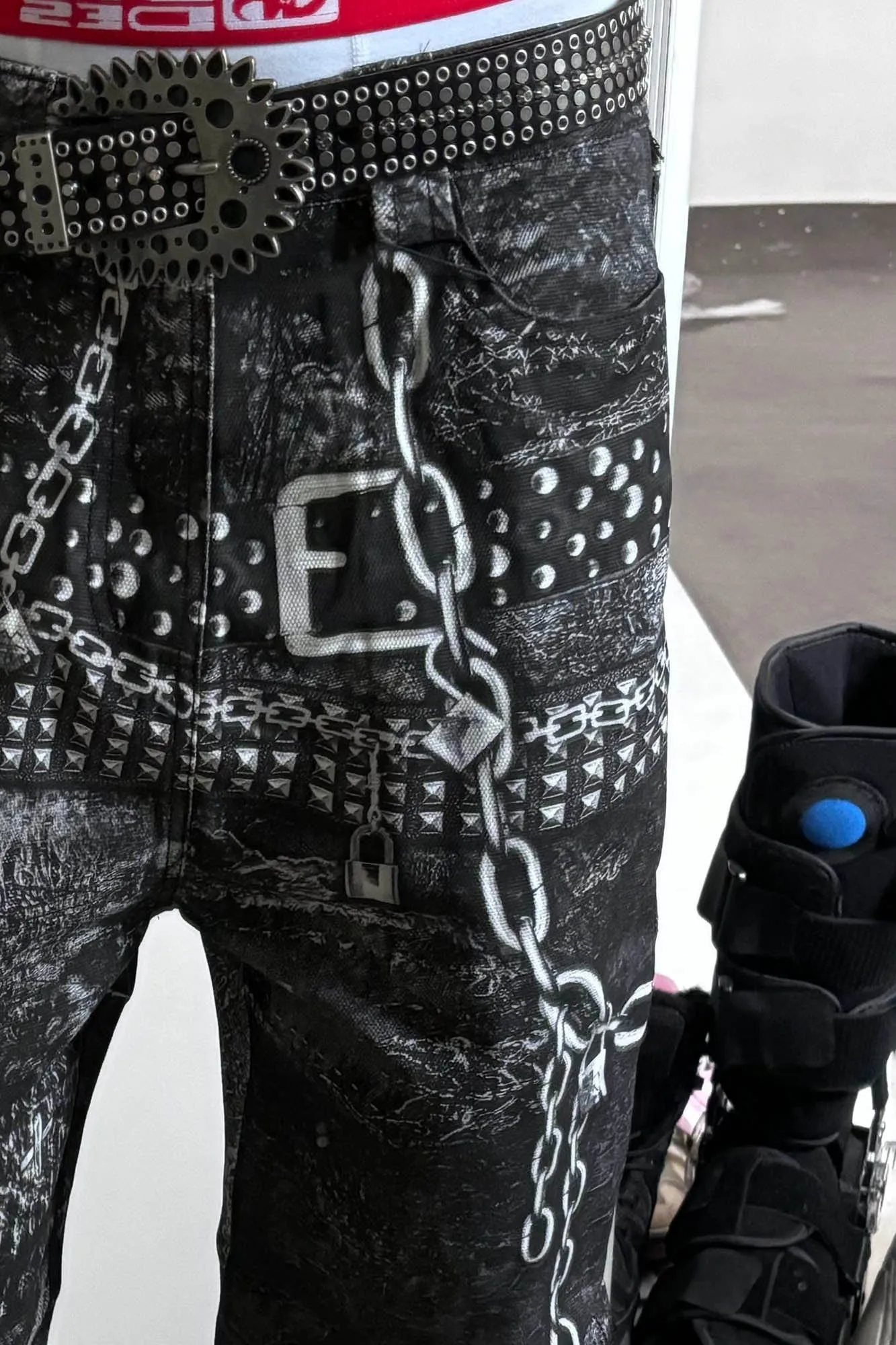 Skull Chain Jeans