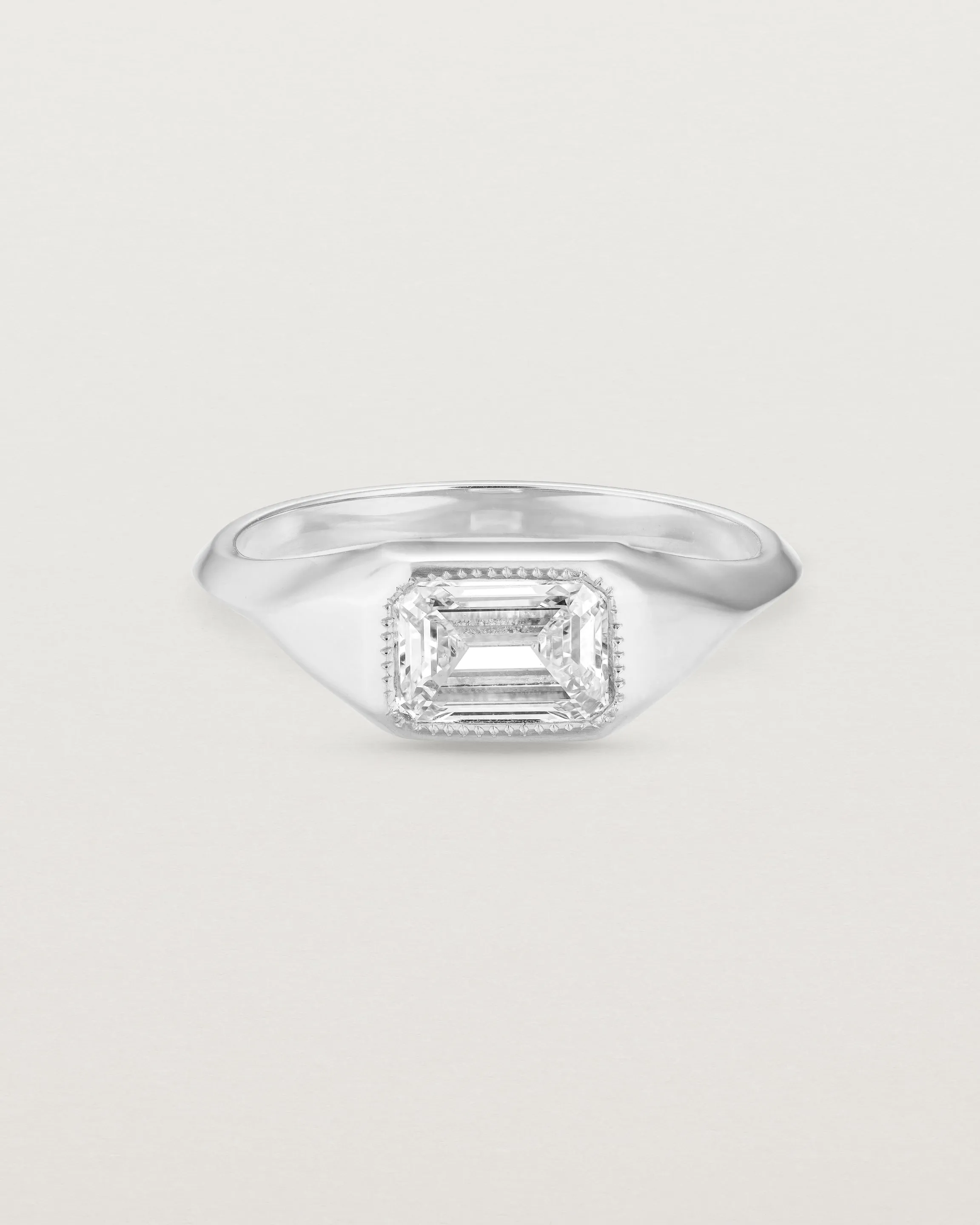 Átlas Emerald Signet | Laboratory Grown Diamond