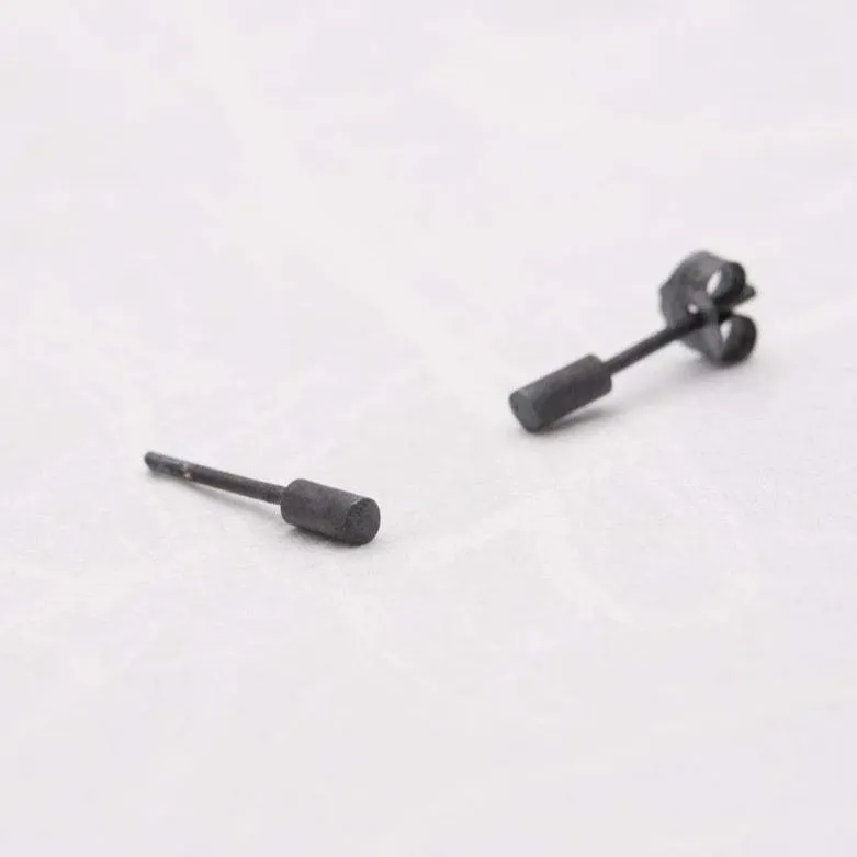 Tube stud earrings in black silver N°15