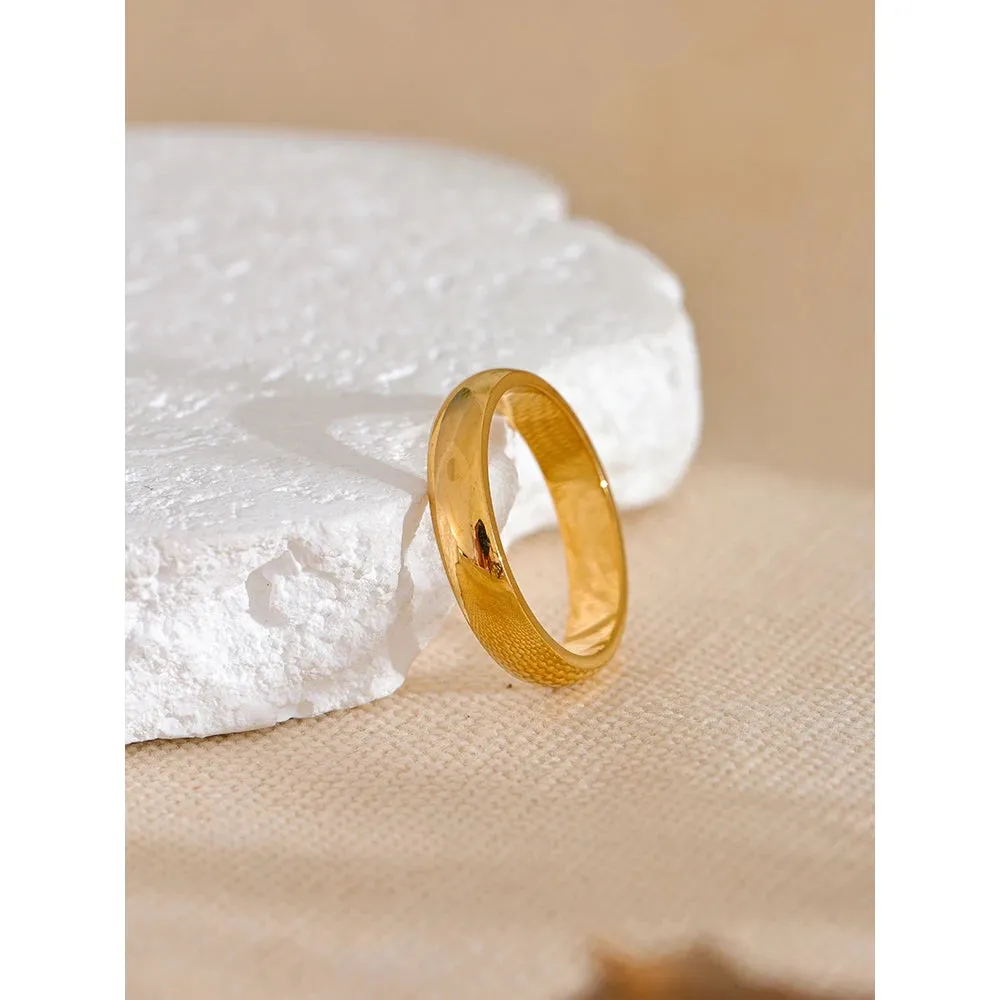 VAIGE Daily Classic Stainless Steel Glossy Ring - 18k Gold Plated Hypoallergenic Jewelry