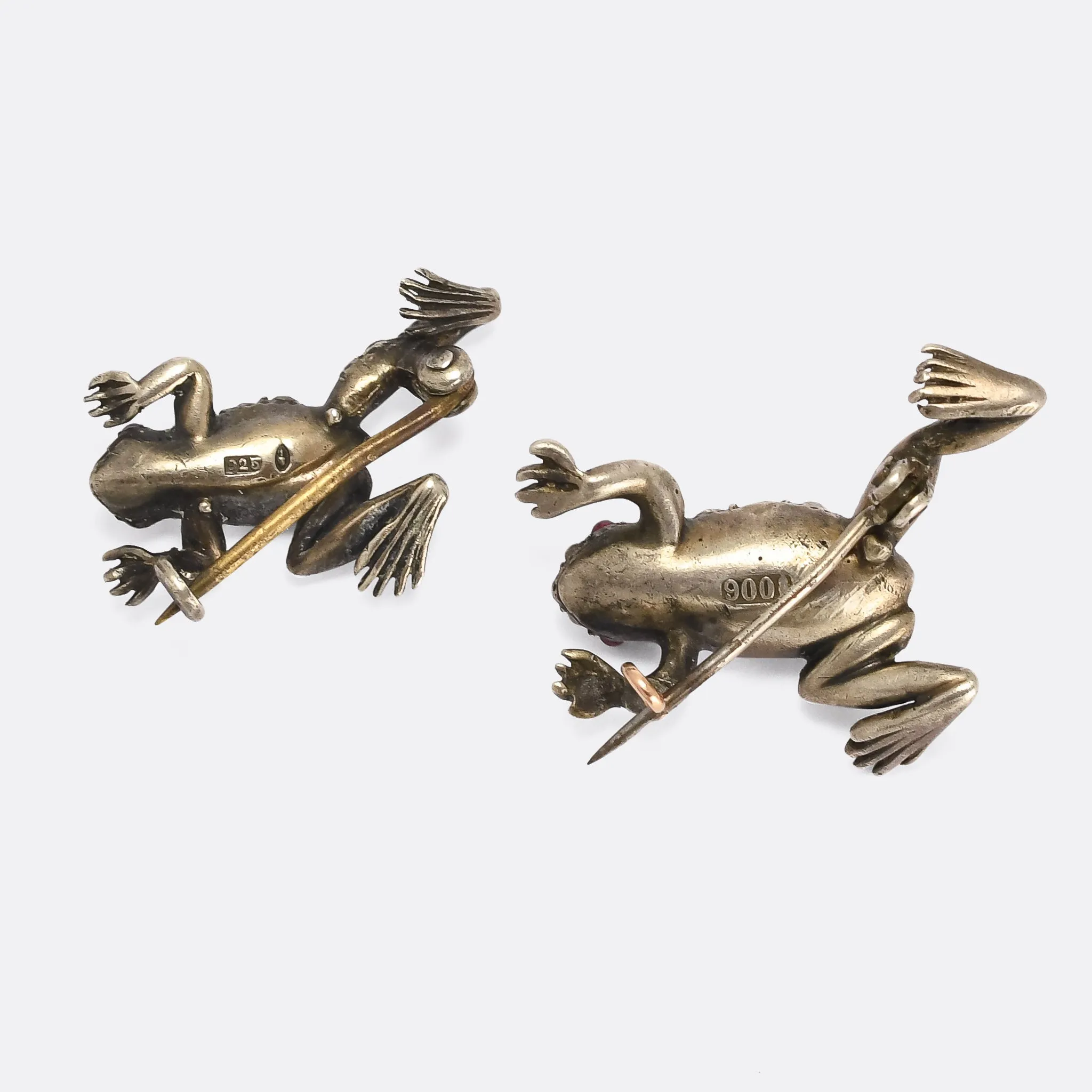 Victorian "Mummy & Baby Frog" Brooches