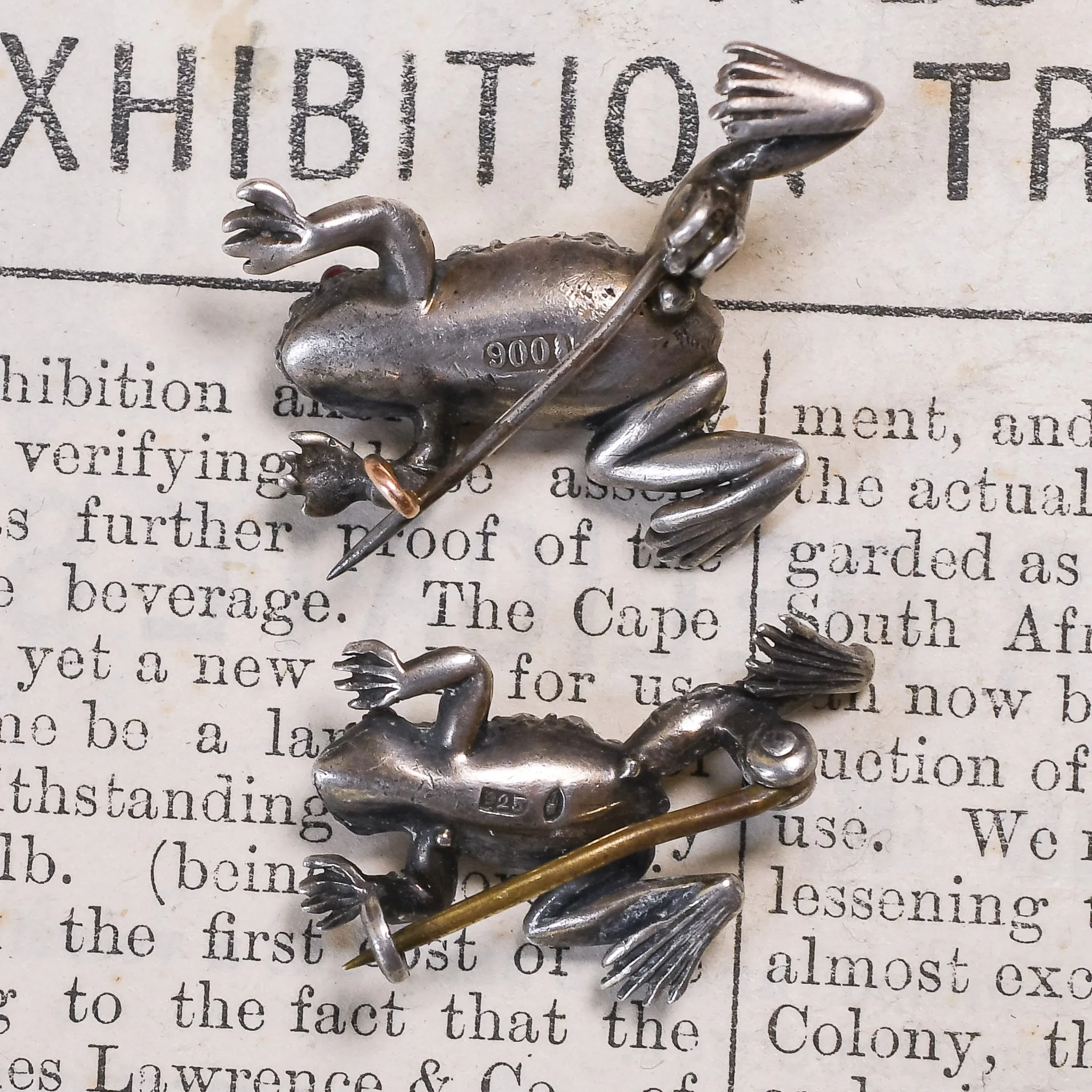 Victorian "Mummy & Baby Frog" Brooches