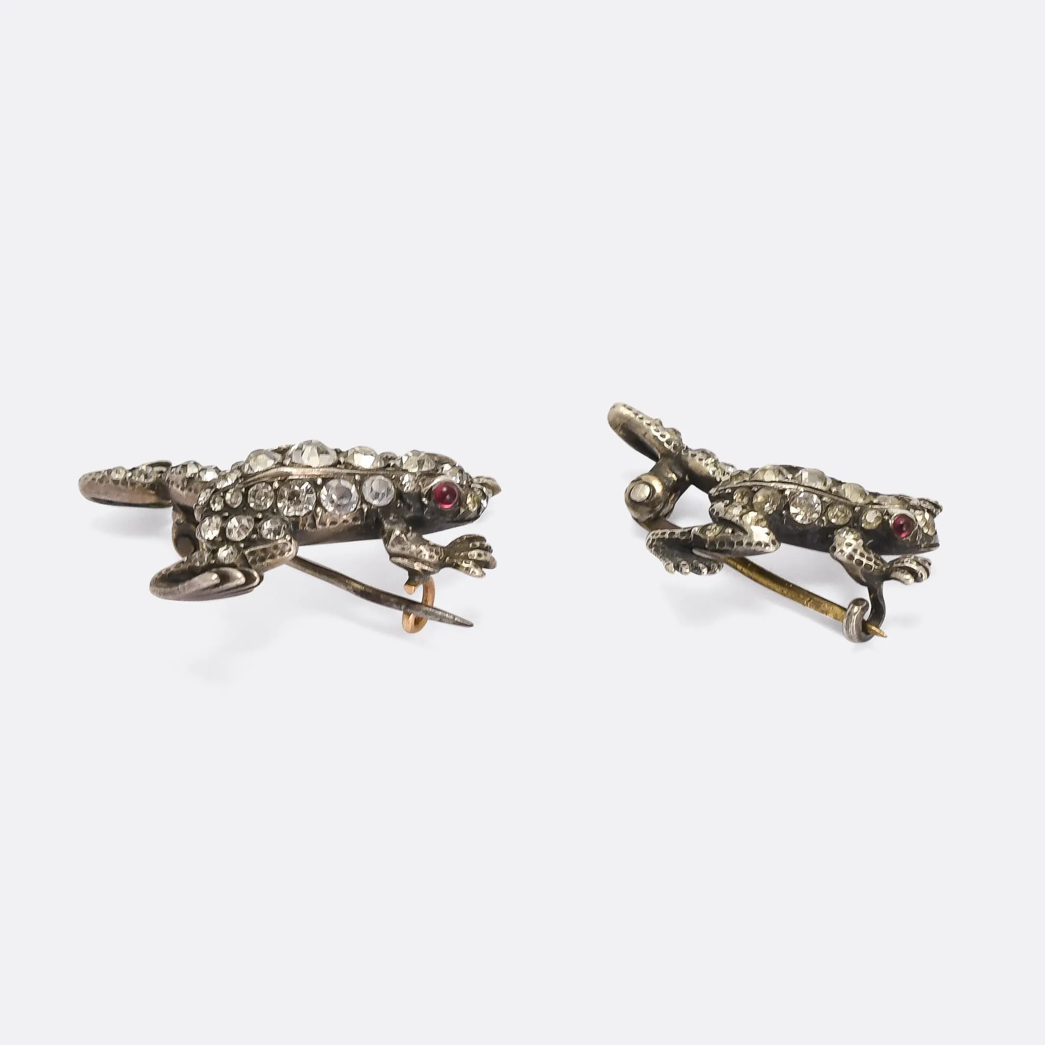 Victorian "Mummy & Baby Frog" Brooches