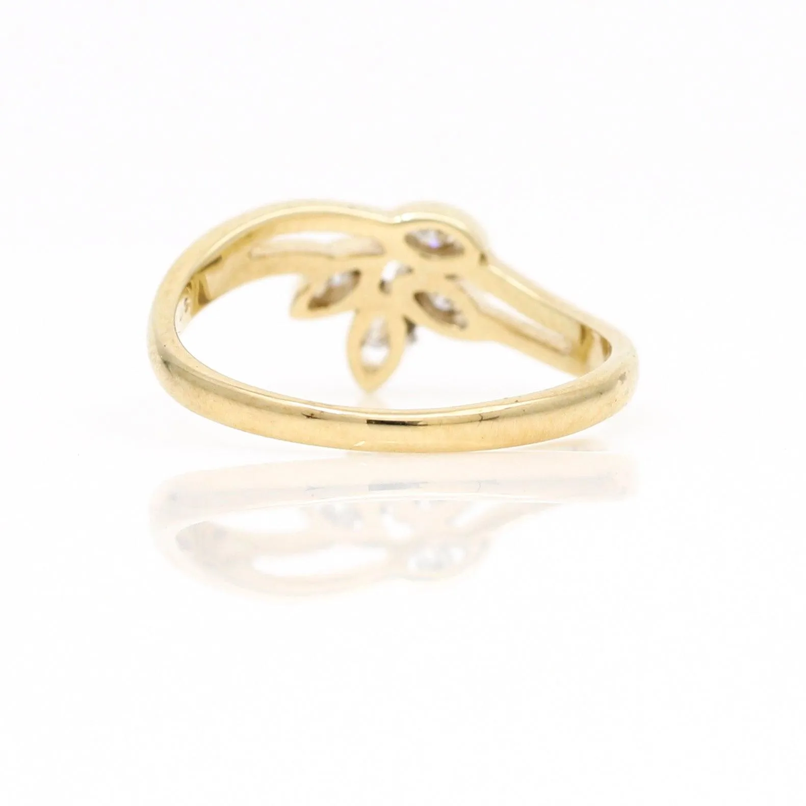 Women's Modern Diamond Leaves Ring in 14k Yellow Gold