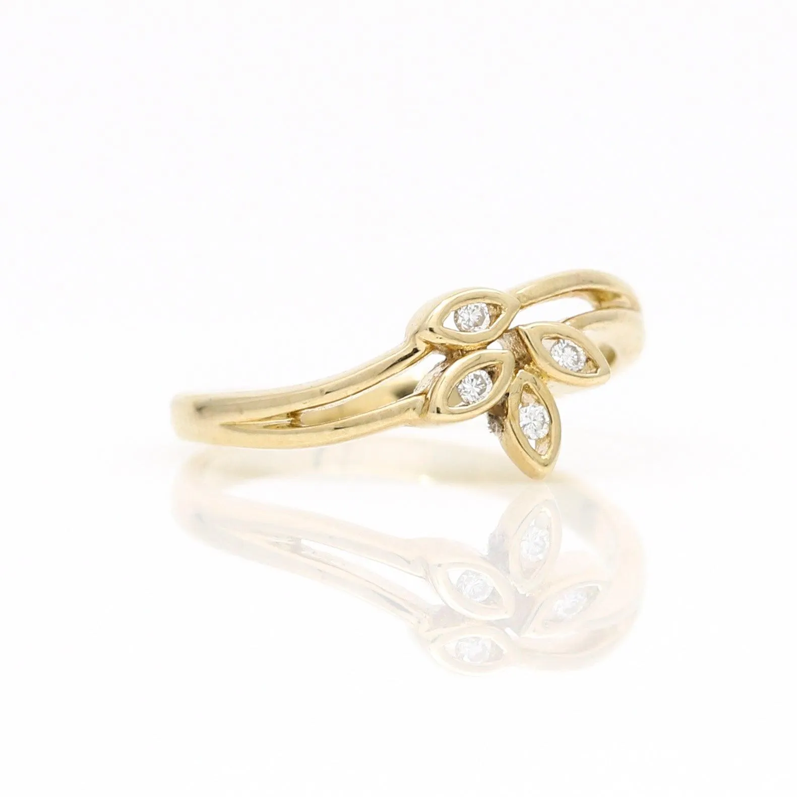 Women's Modern Diamond Leaves Ring in 14k Yellow Gold