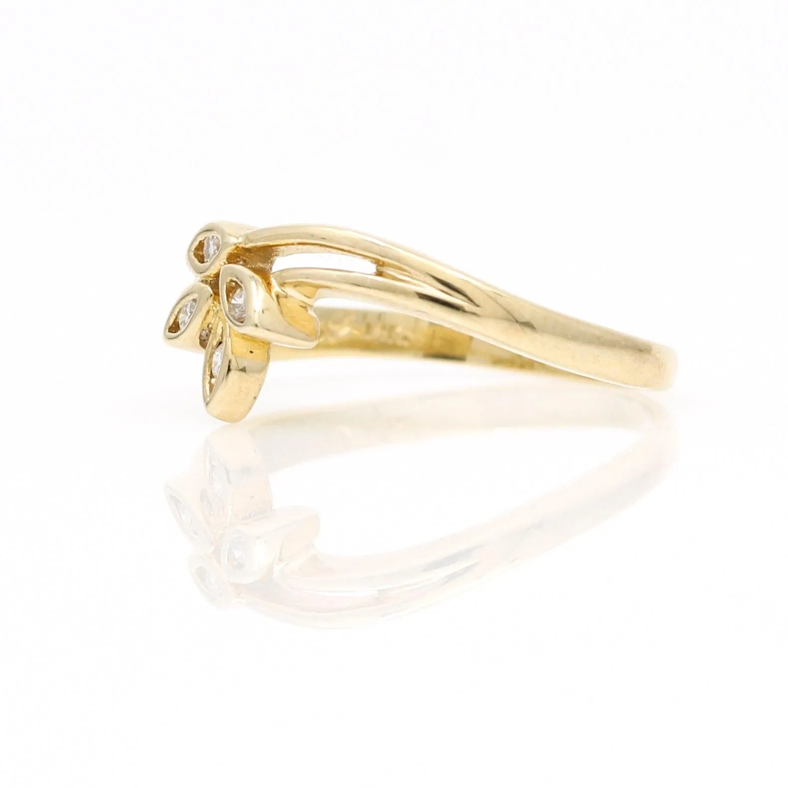 Women's Modern Diamond Leaves Ring in 14k Yellow Gold