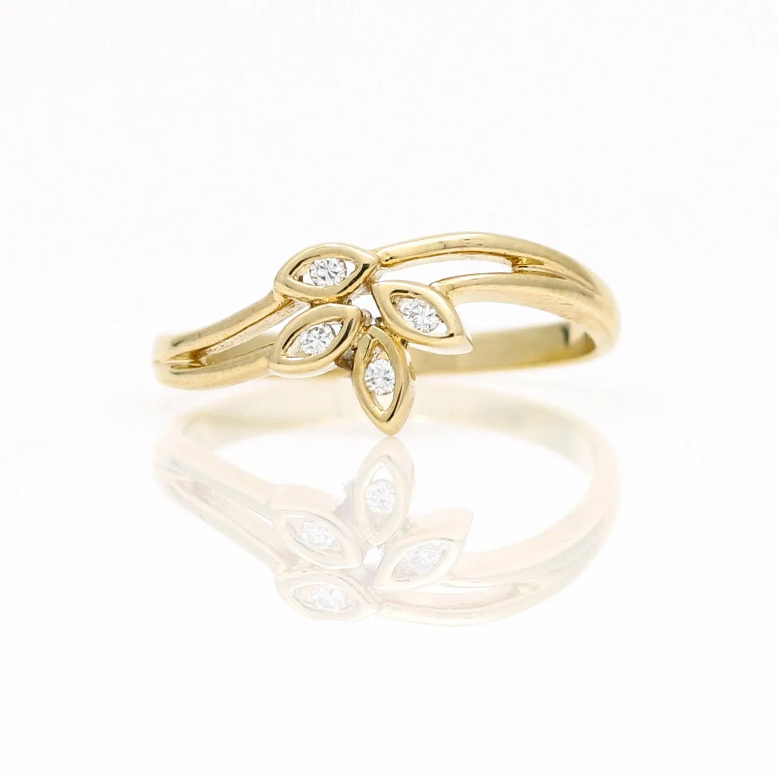 Women's Modern Diamond Leaves Ring in 14k Yellow Gold